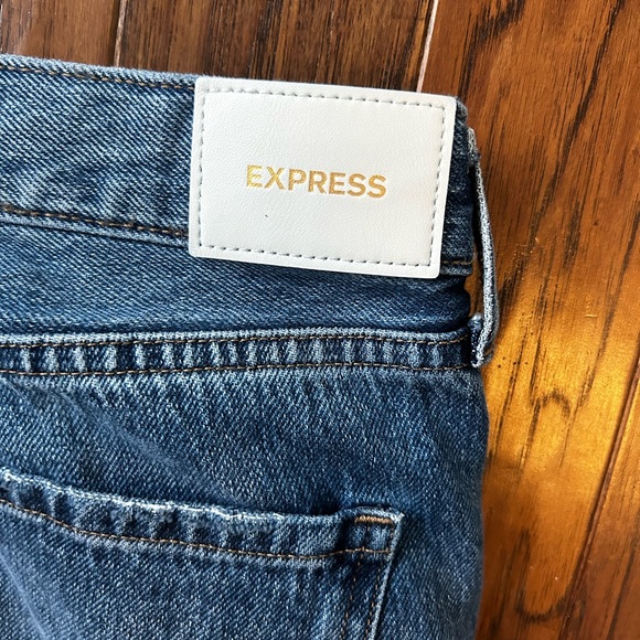 NWOT Express Mid Rise Medium Wash Front Seamed 70s Flare Jeans - Picture 7 of 9